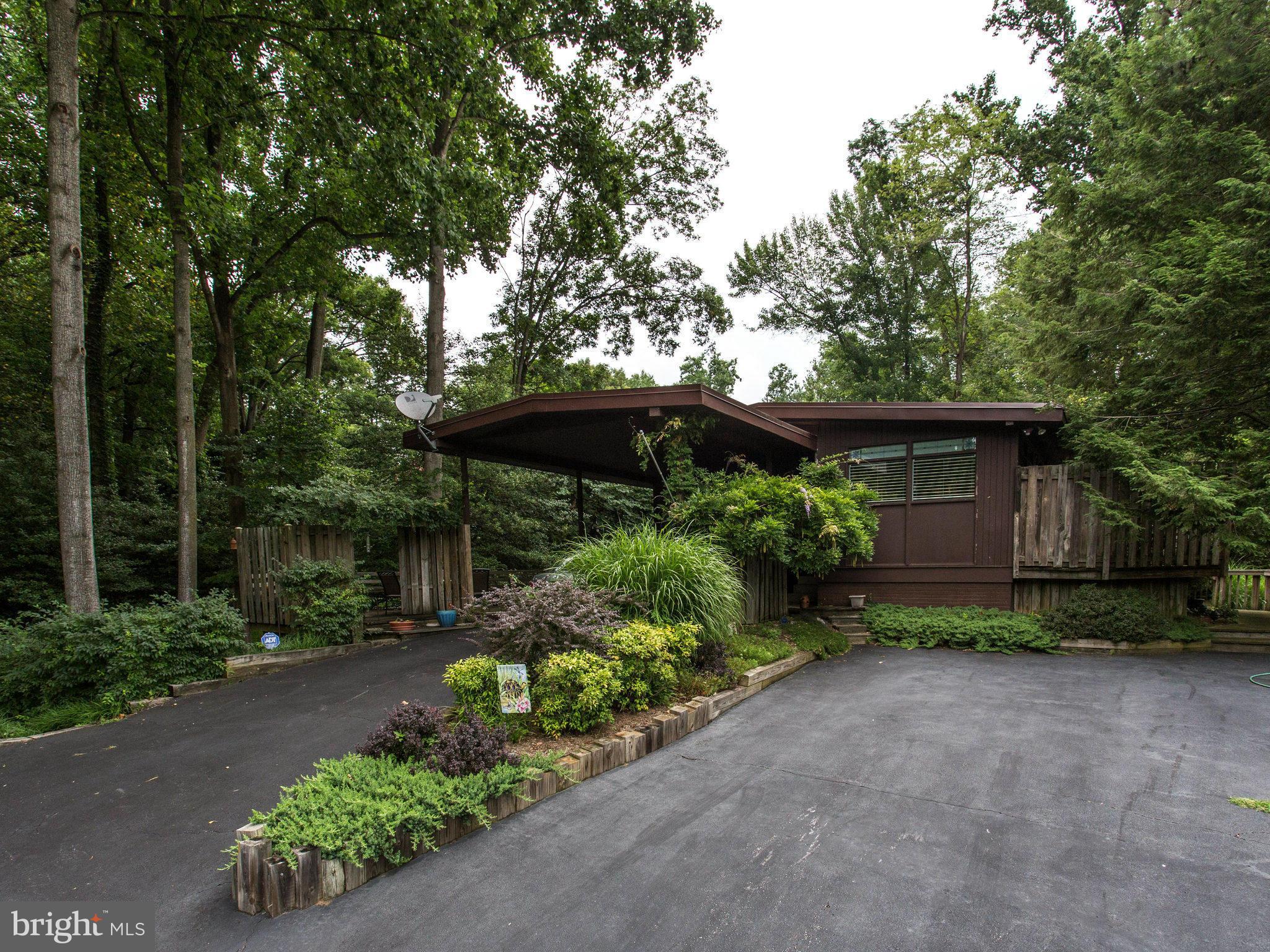 1068 Rector Lane McLean, VA 22102 - Photo 4 of 30 Exterior (General)