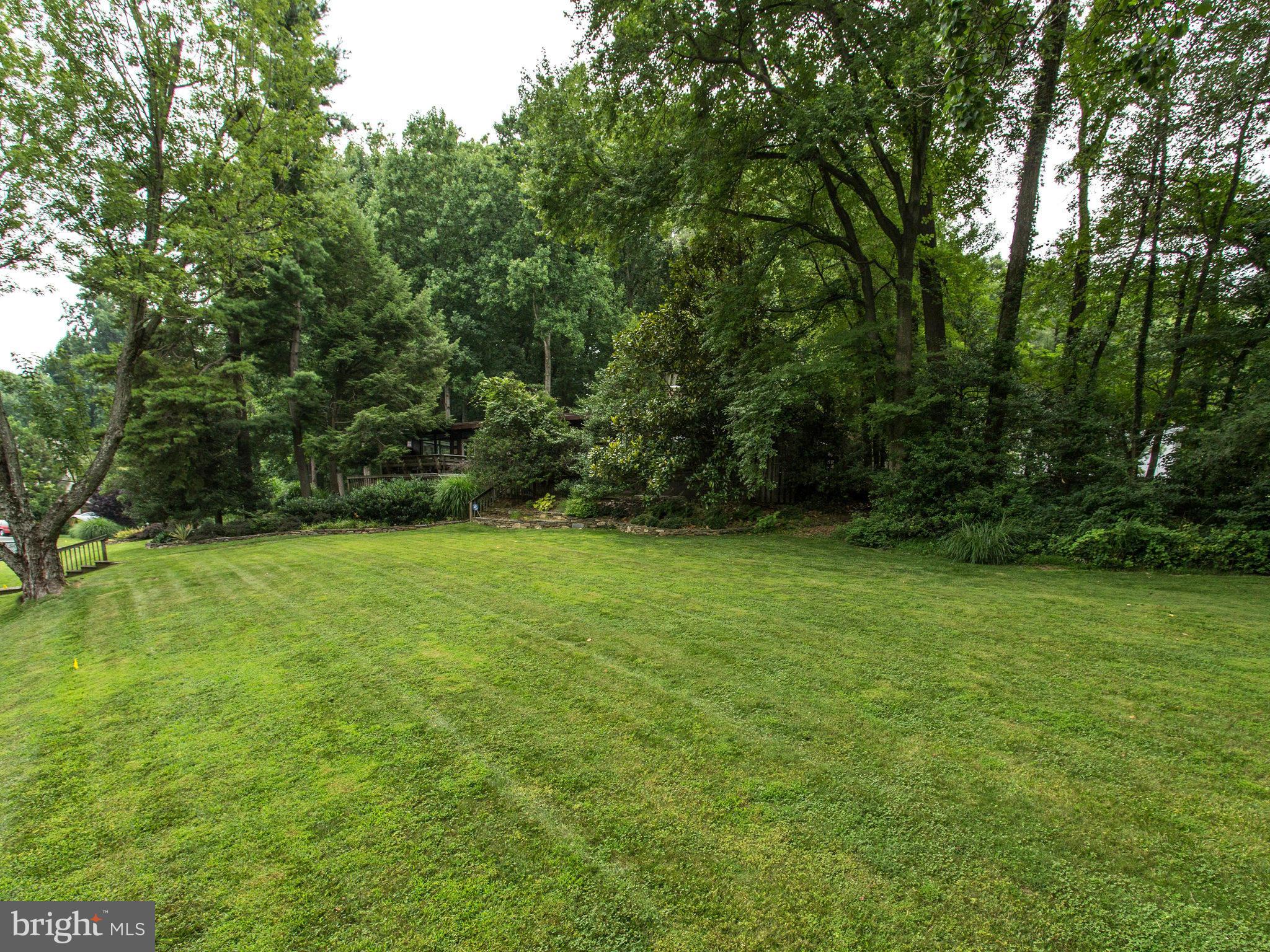 1068 Rector Lane McLean, VA 22102 - Photo 10 of 30 Exterior (General)