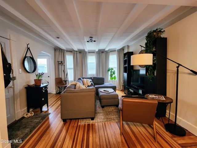 $1,650 | 11 Ingersoll Avenue, Schenectady, NY 12305