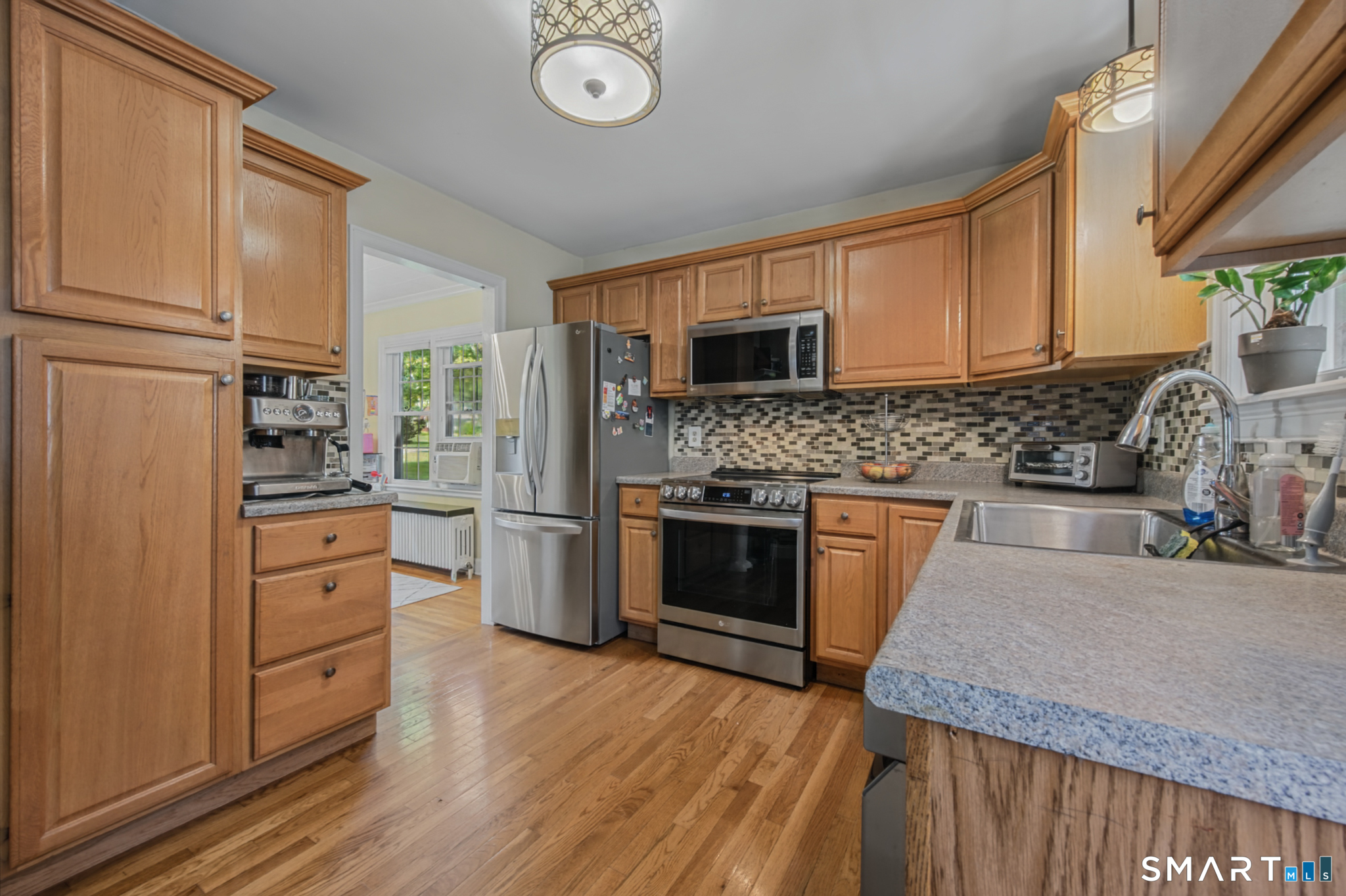 144 Old Mill Road Middletown, CT 06457 - Photo 3 of 37 Gallery Image 3
