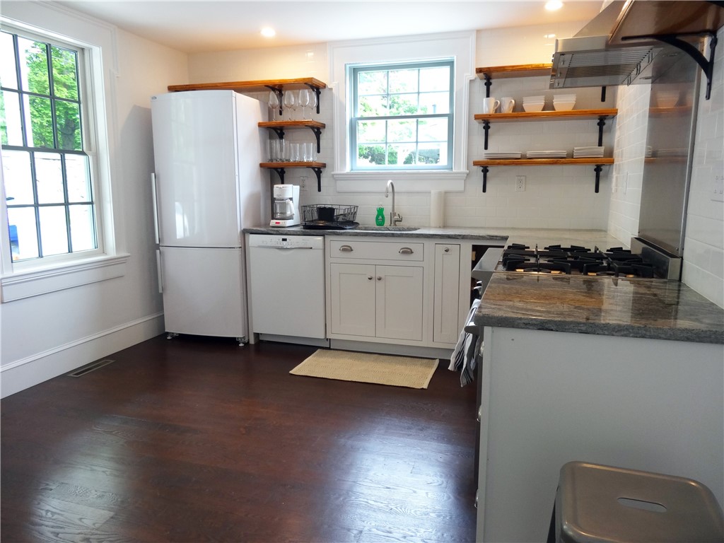 495 Spring Street Newport, RI 02840 - Photo 26 of 44 First floor kitchen