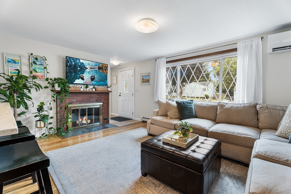 17 Lilian Road Framingham, MA 01701 - Photo 3 of 27 Gallery Image 3