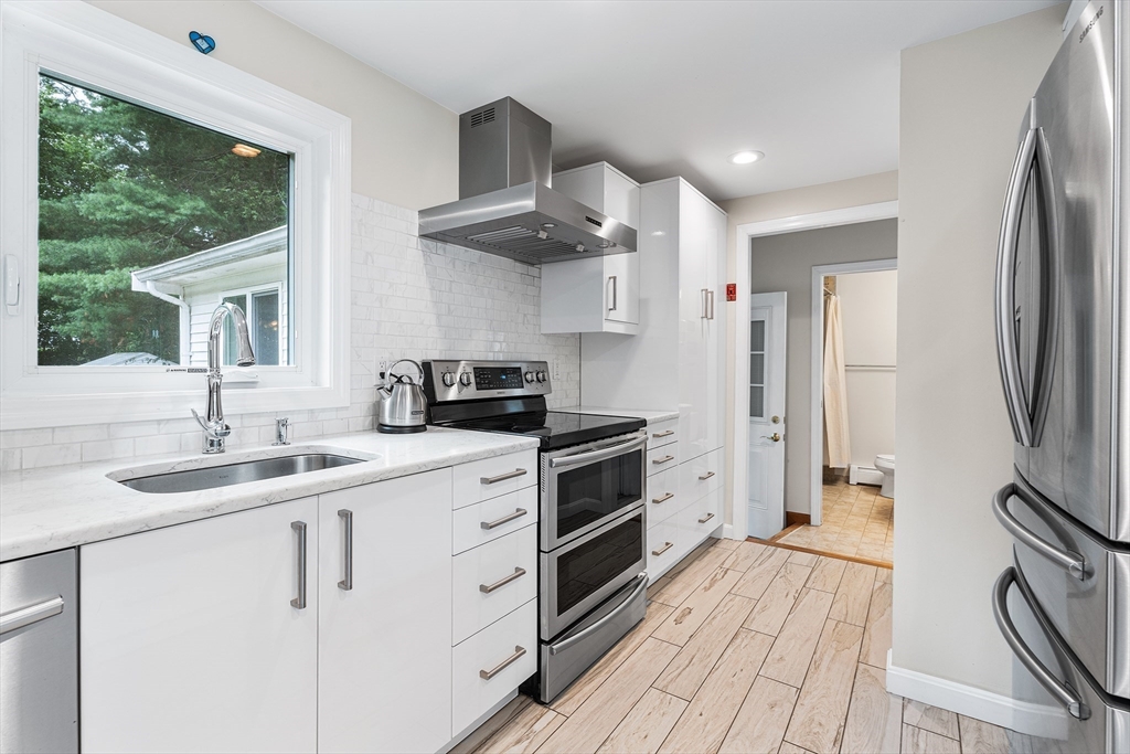 17 Lilian Road Framingham, MA 01701 - Photo 5 of 27 Gallery Image 5