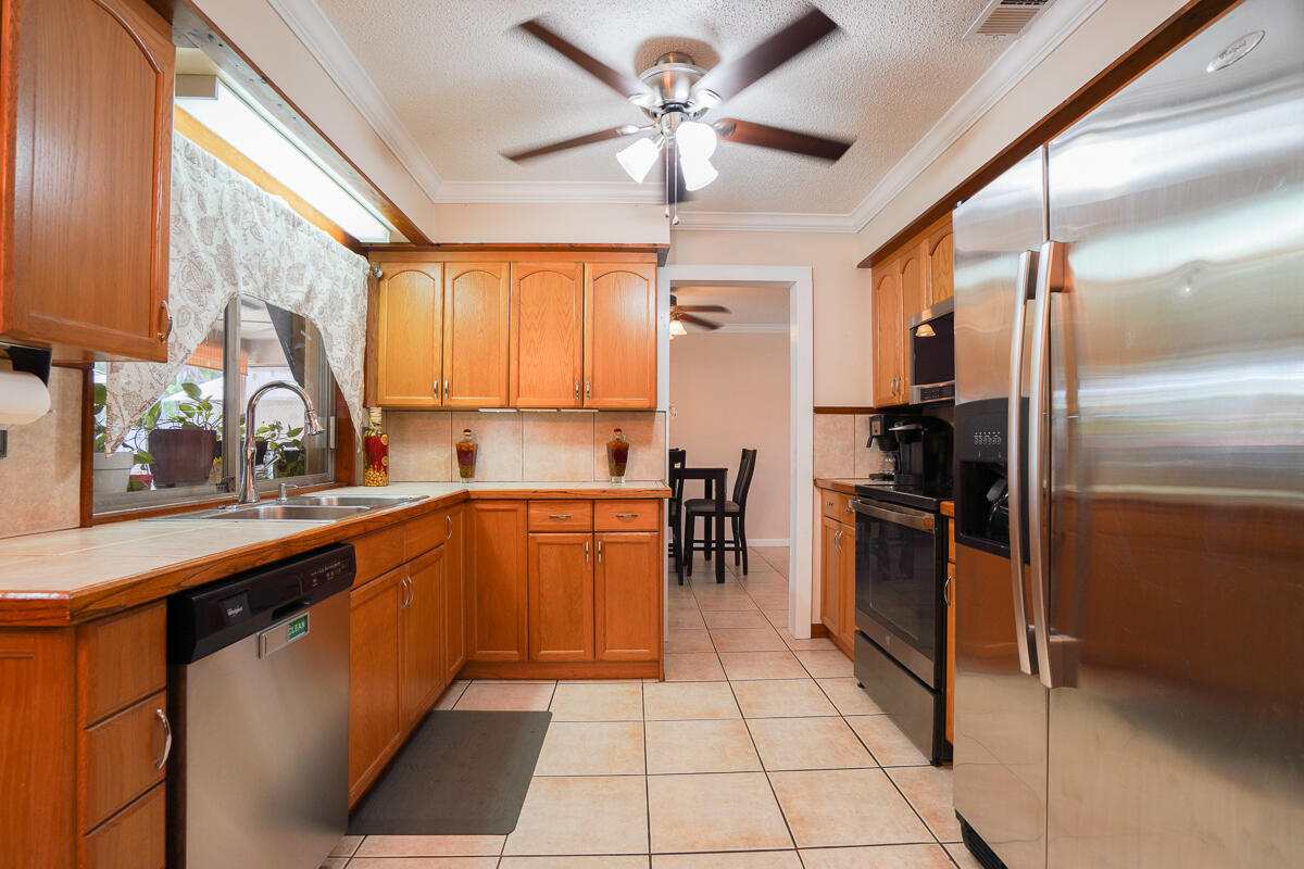 22282 Garrison Street Boca Raton, FL 33428 - Photo 11 of 21 22282 Garrison-19
