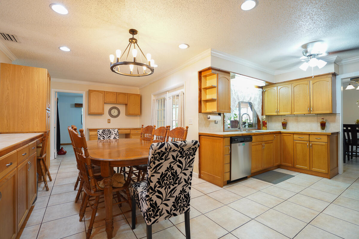22282 Garrison Street Boca Raton, FL 33428 - Photo 12 of 21 22282 Garrison-20