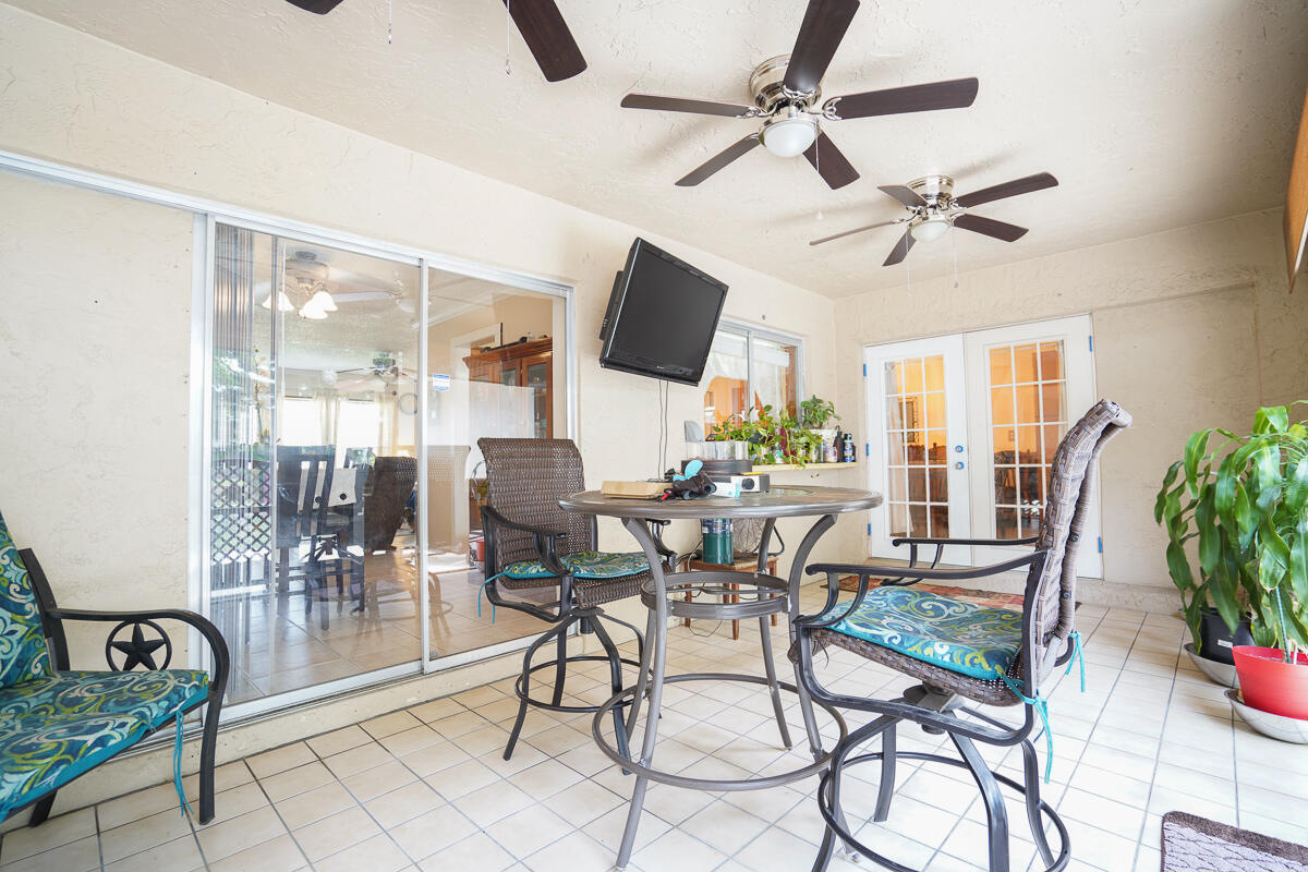22282 Garrison Street Boca Raton, FL 33428 - Photo 16 of 21 22282 Garrison-30