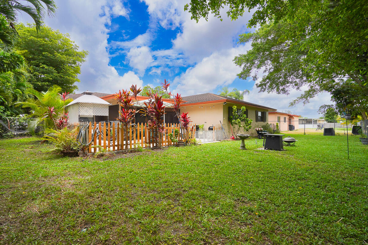 22282 Garrison Street Boca Raton, FL 33428 - Photo 18 of 21 22282 Garrison-32