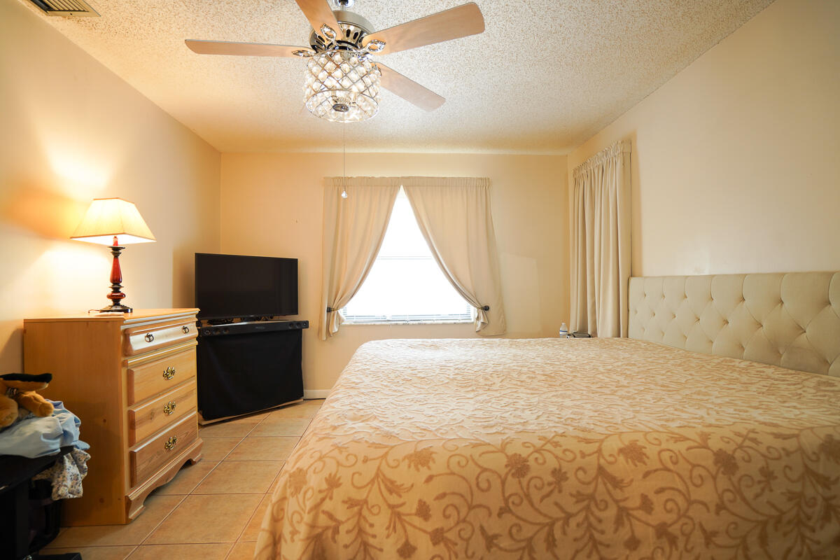 22282 Garrison Street Boca Raton, FL 33428 - Photo 5 of 21 22282 Garrison-11