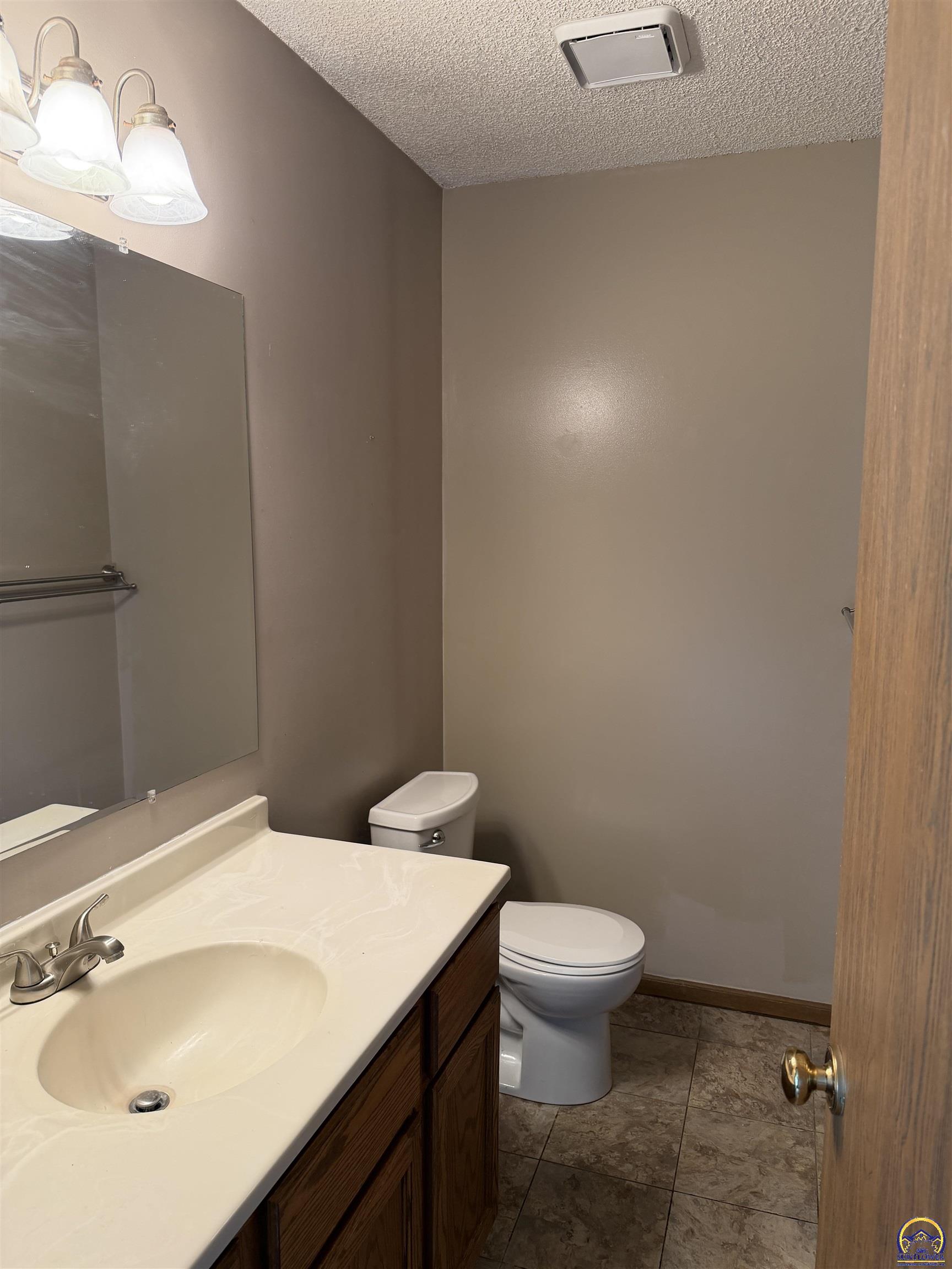 2514 Southwest Maxfield Road Topeka, KS 66614 - Photo 25 of 37