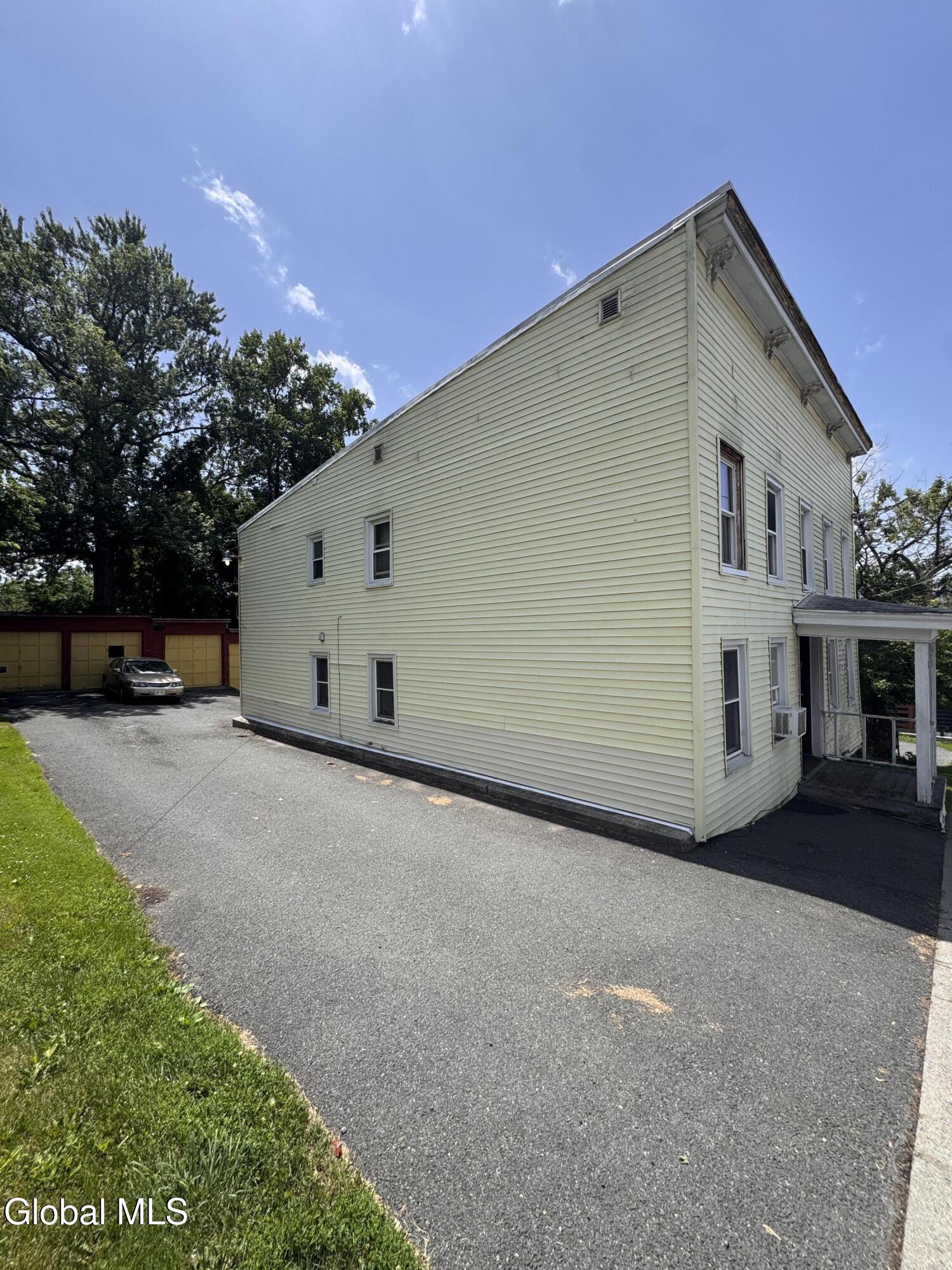 8 John Street Rensselaer, NY 12144 - Photo 5 of 19 IMG_1066