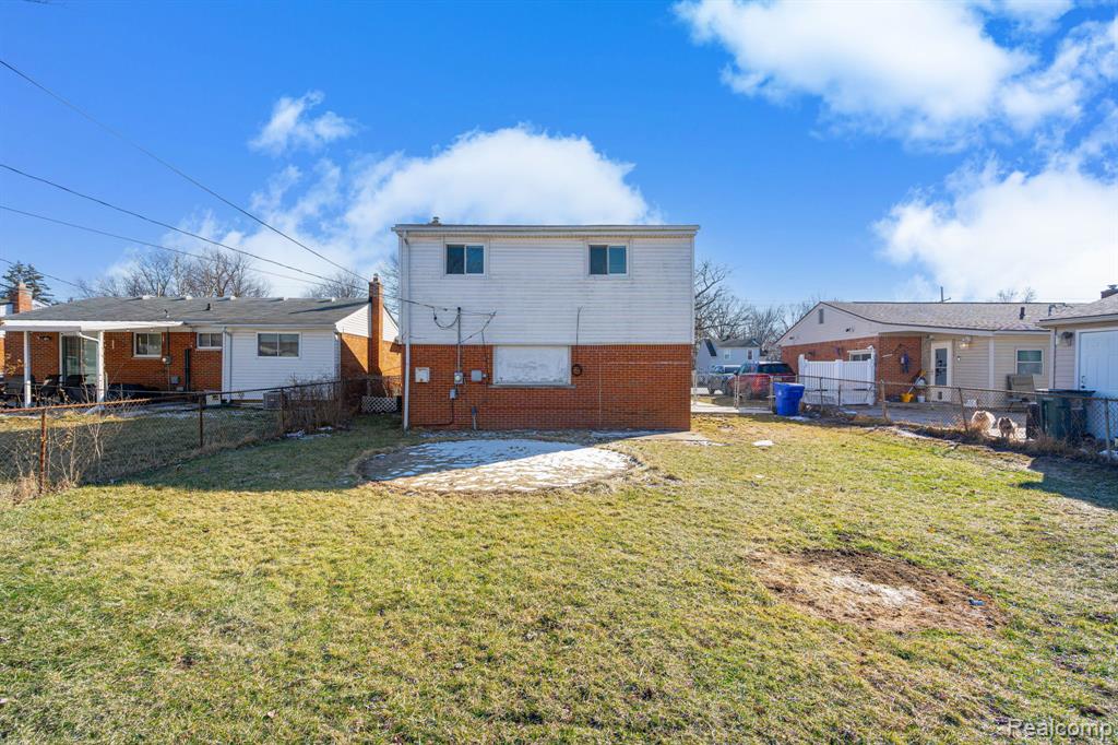 18327 East Thirteen Mile Road Fraser, MI 48026 - Photo 5 of 43