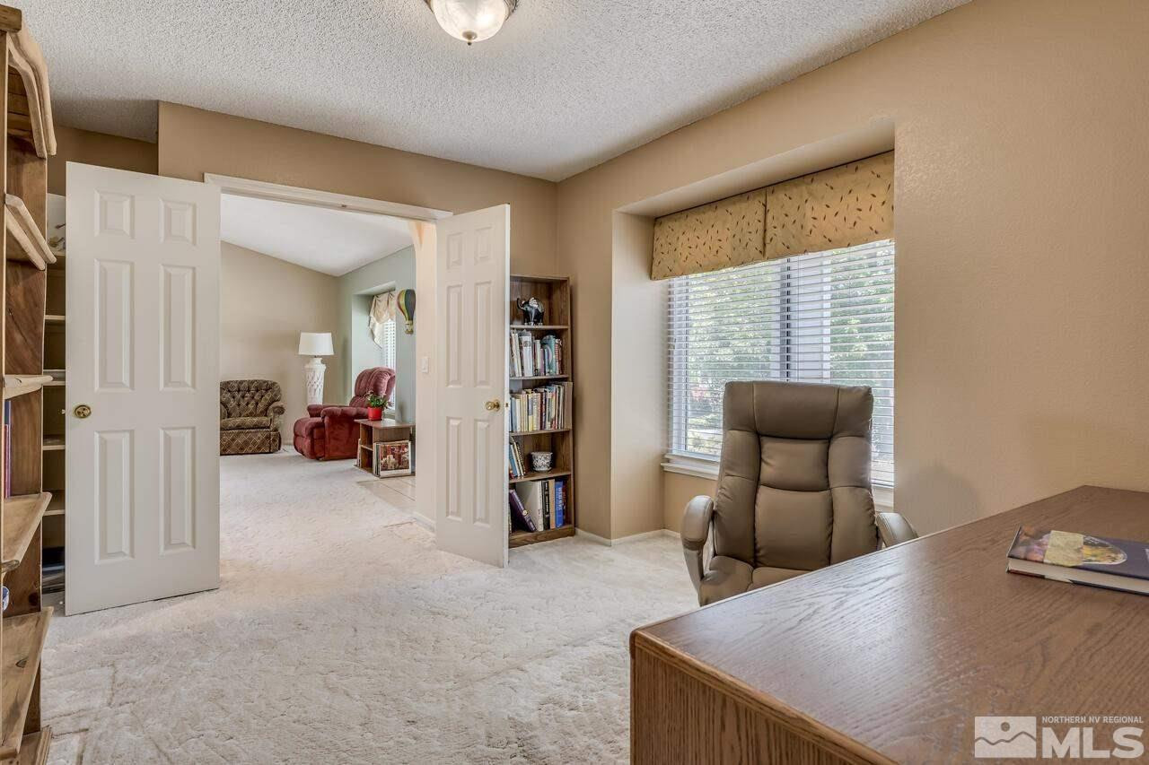 5490 Simons Drive Reno, NV 89523 - Photo 27 of 37 a living room with furniture and a large window