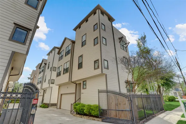 $440,000 | 1428 West 23rd Street, Unit C, Houston, TX 77008