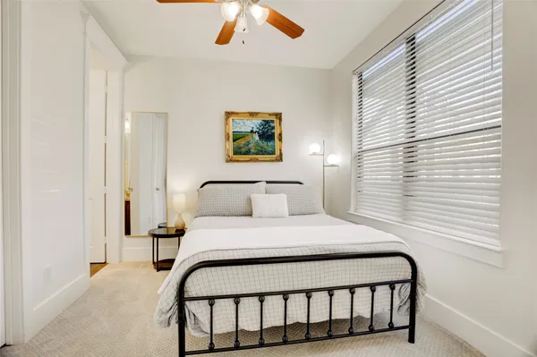 $440,000 | 1428 West 23rd Street, Unit C, Houston, TX 77008