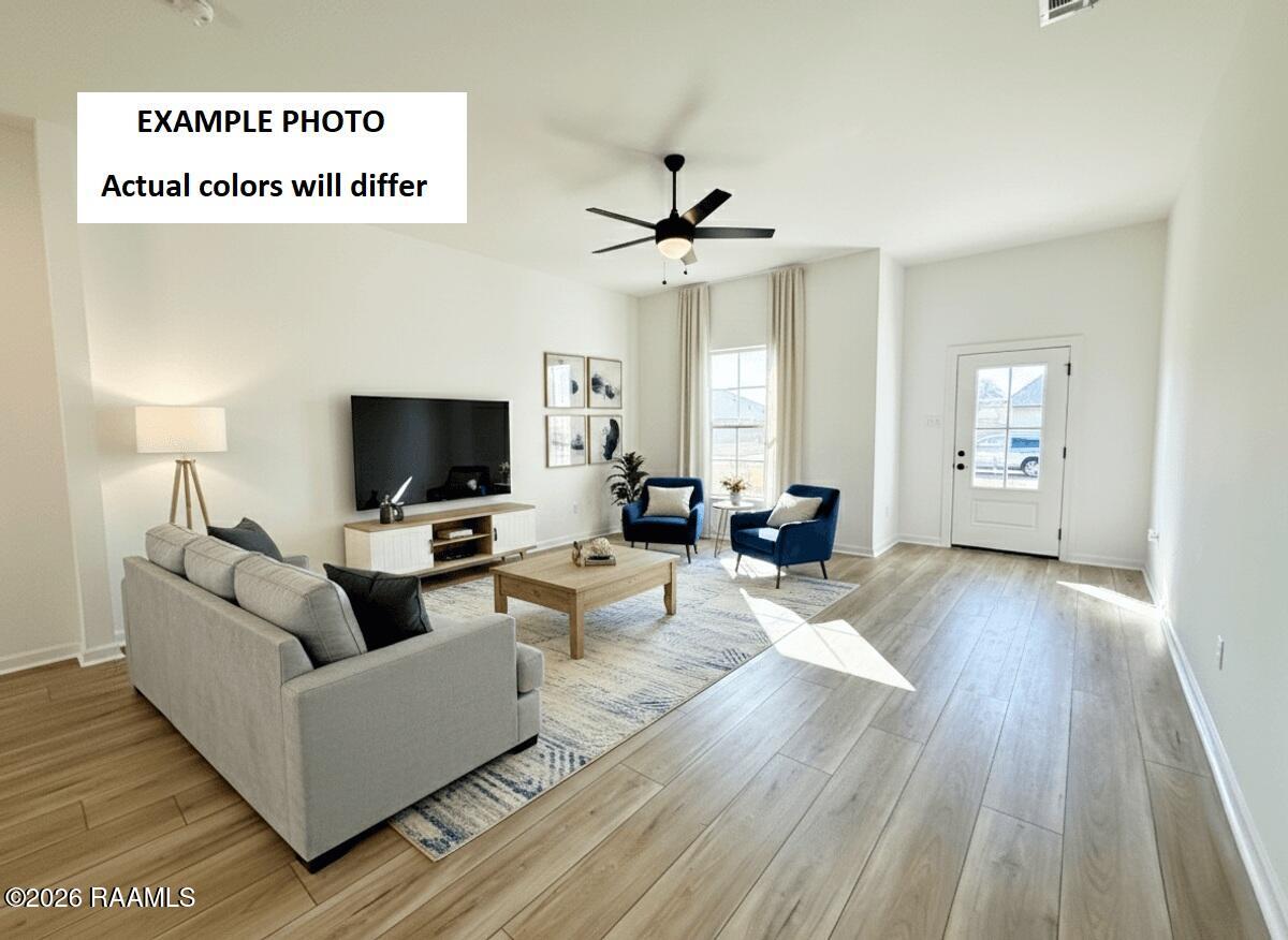 112 Star Broussard, LA 70518 - Photo 2 of 6 LIVING ROOM