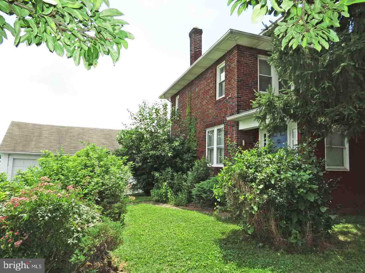 2194 Springwood Road York, PA 17403 - Photo 2 of 32 Gallery Image 2