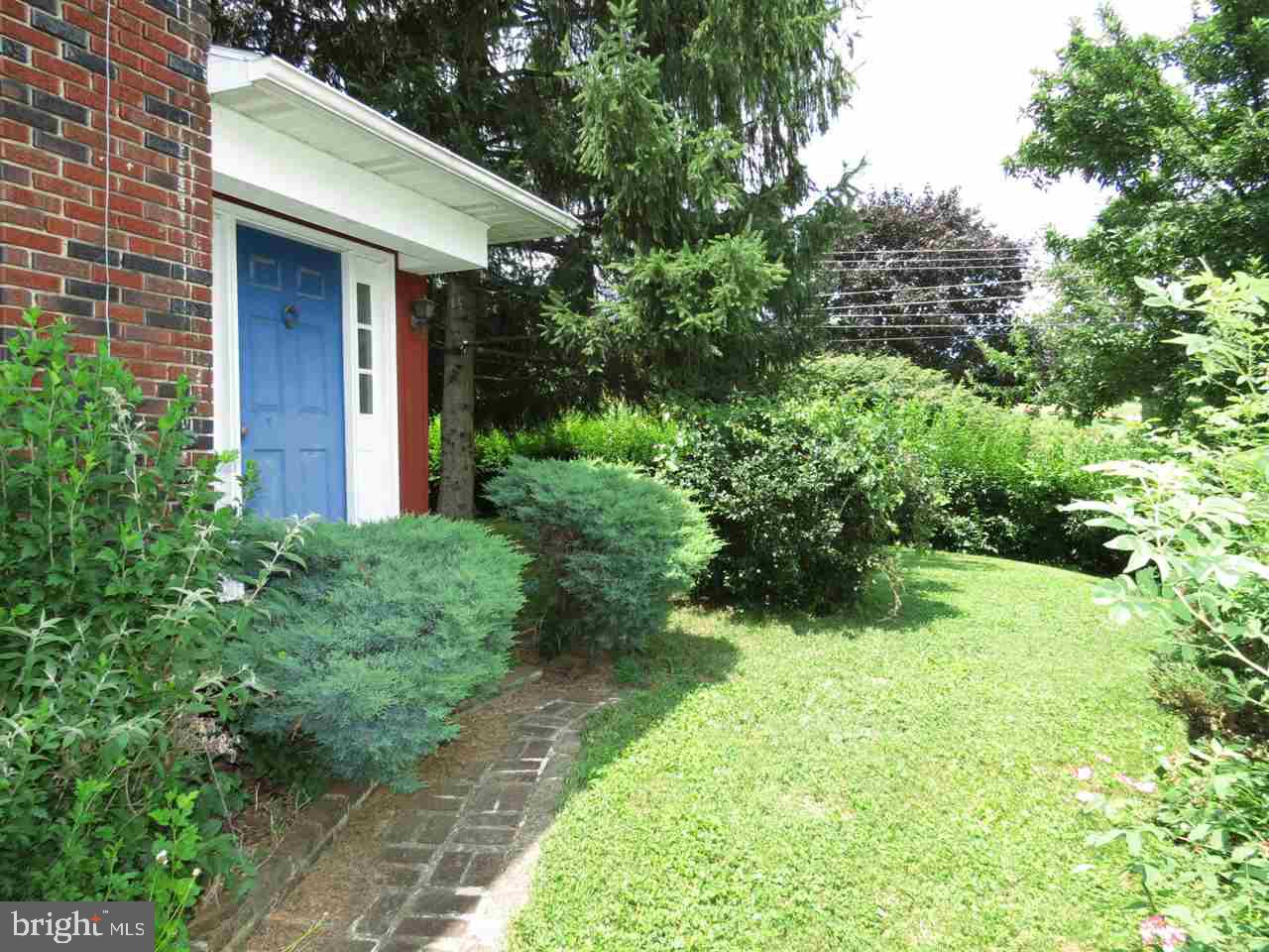2194 Springwood Road York, PA 17403 - Photo 4 of 32 Gallery Image 4