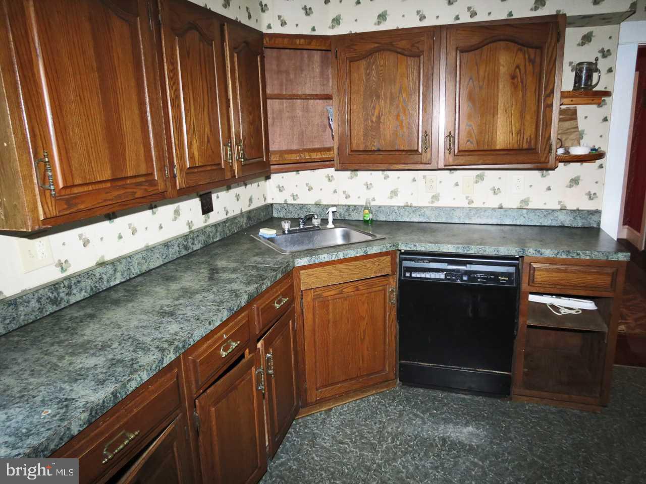 2194 Springwood Road York, PA 17403 - Photo 9 of 32 Gallery Image 9
