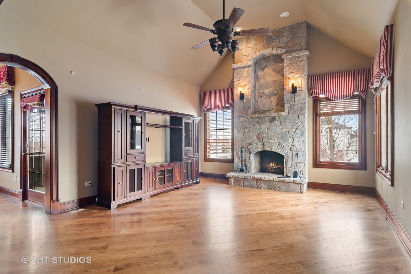 1815 Hunters Ridge Lane Sugar Grove, IL 60554 - Photo 9 of 32