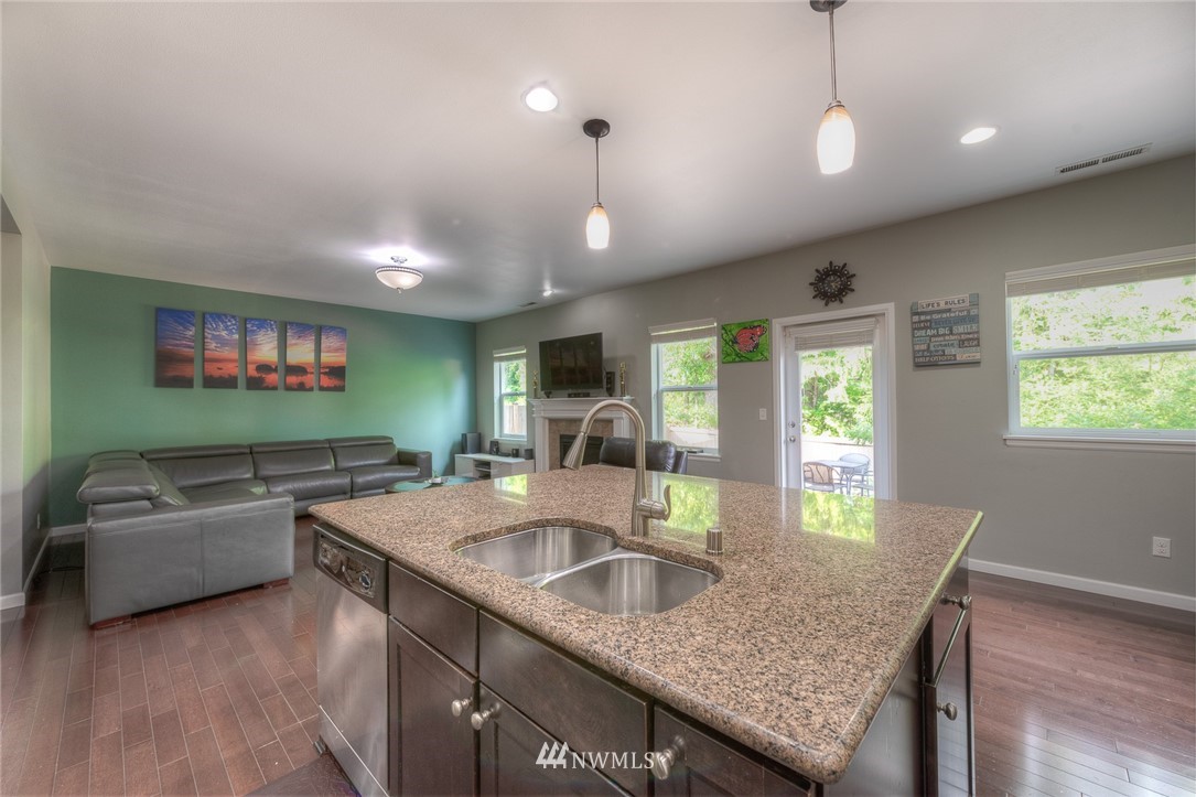 3317 177th Place Southeast Bothell, WA 98012 - Photo 8 of 25