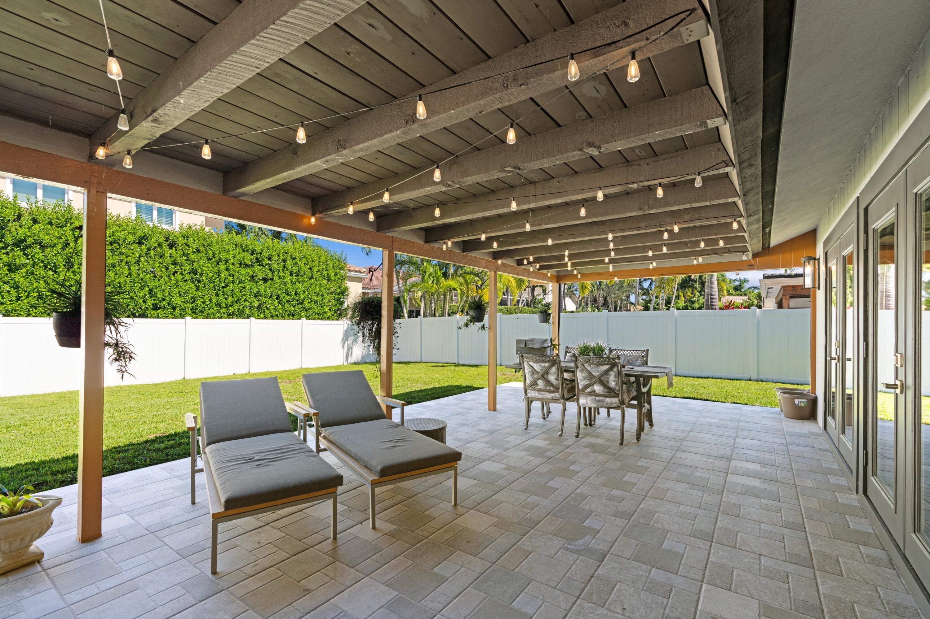 401 South Country Club Boulevard Boca Raton, FL 33487 - Photo 19 of 49 Patio