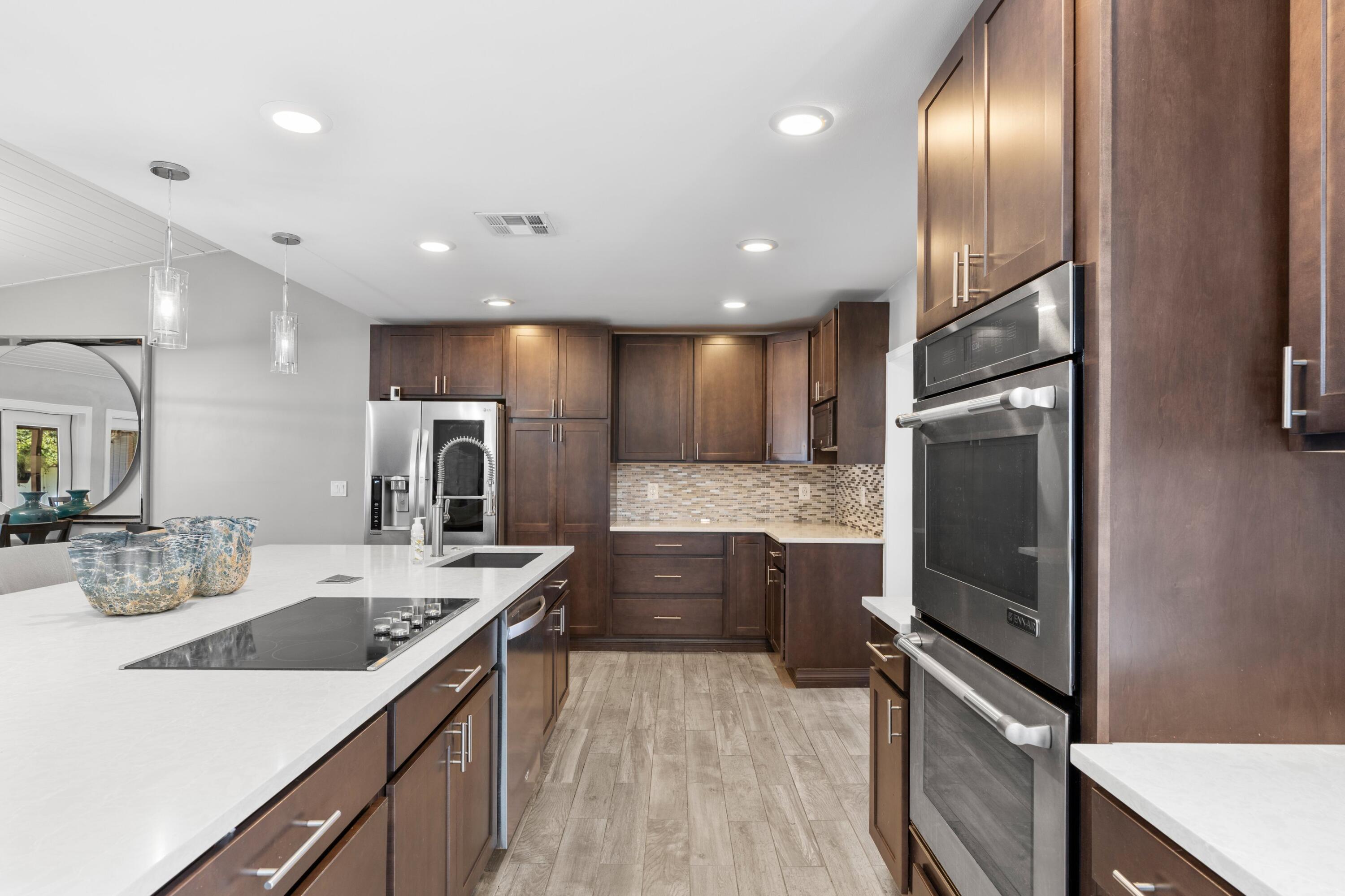 401 South Country Club Boulevard Boca Raton, FL 33487 - Photo 5 of 49 Kitchen