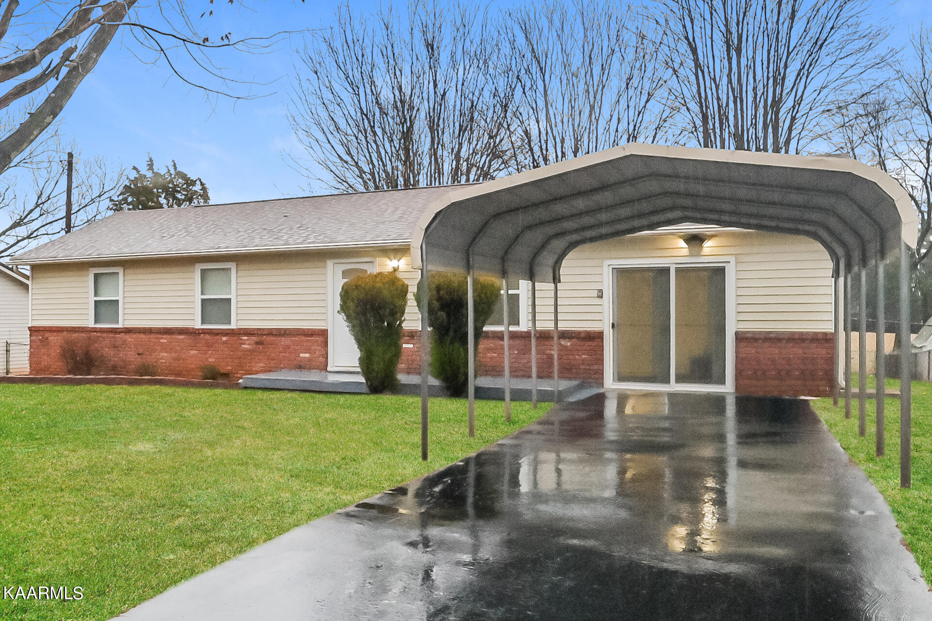 1124 Roswell Road Knoxville, TN 37923 - Photo 2 of 31 001-photo-front-view-12341829