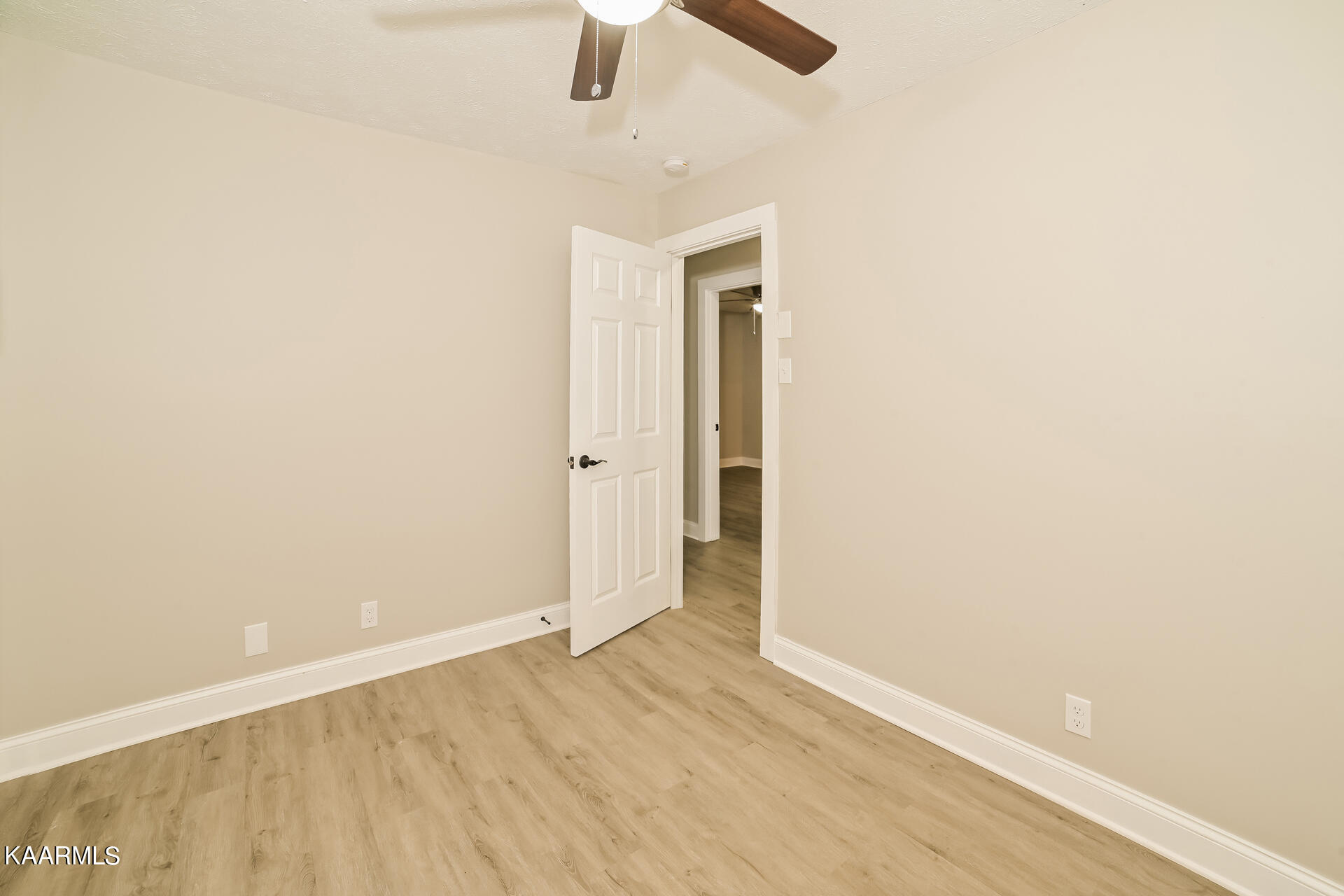 1124 Roswell Road Knoxville, TN 37923 - Photo 24 of 31 024-photo-bedroom-12341647