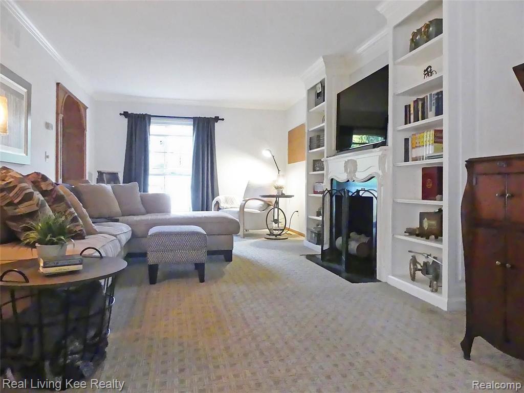 1355 Autumn Lane Rochester Hills, MI 48306 - Photo 8 of 40