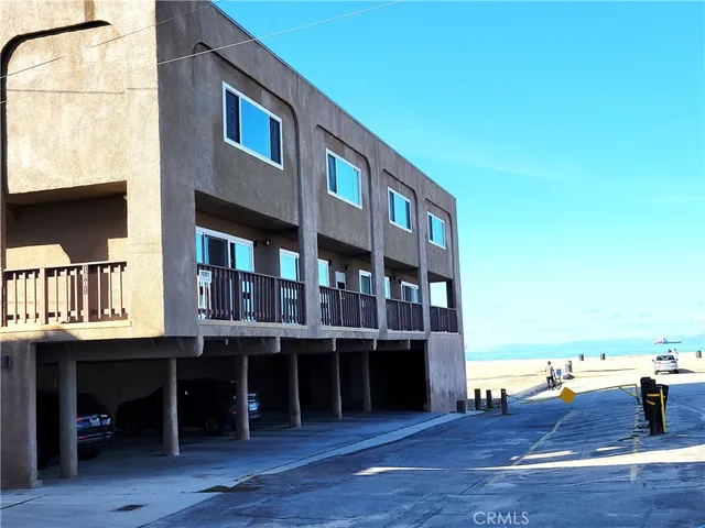 $3,500 | 1001 East Seal Way, Unit 2, Seal Beach, CA 90740