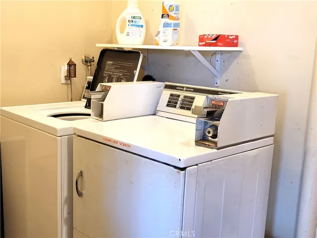 $3,500 | 1001 East Seal Way, Unit 2, Seal Beach, CA 90740