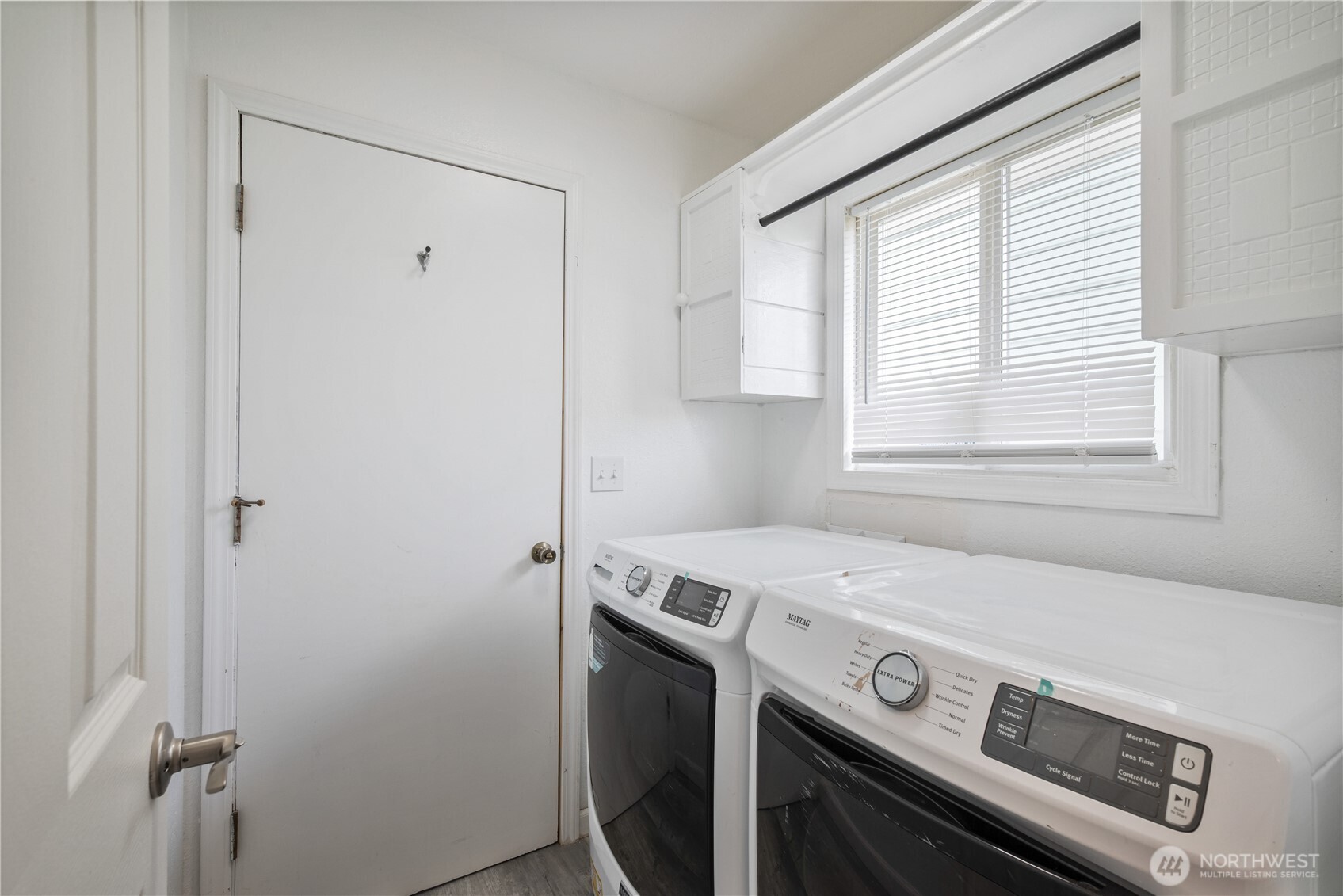 2017 28th Avenue Longview, WA 98632 - Photo 28 of 37 a utility room with dryer and washer