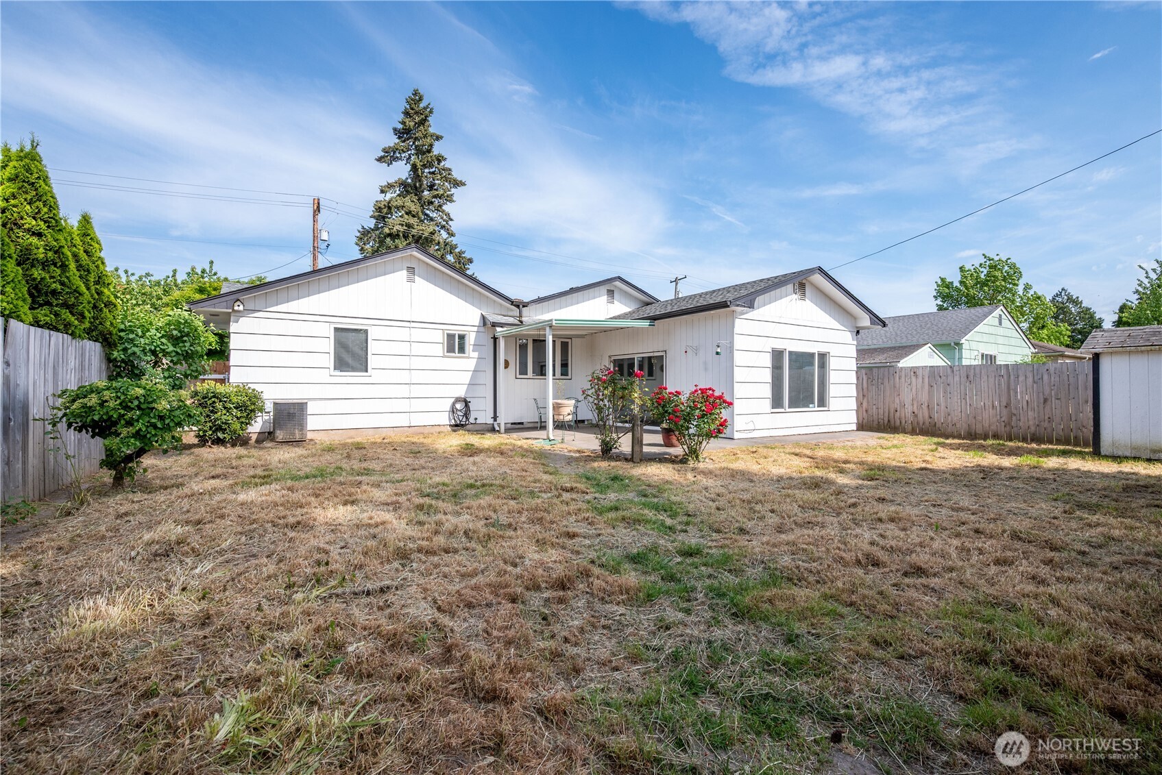 2017 28th Avenue Longview, WA 98632 - Photo 31 of 37 a front view of a house with a yard
