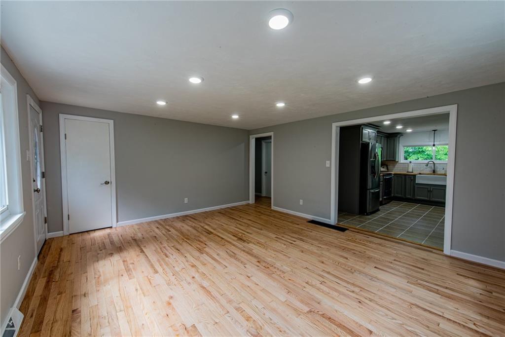 3685 North Balsiger Road Vandergrift, PA 15690 - Photo 14 of 24