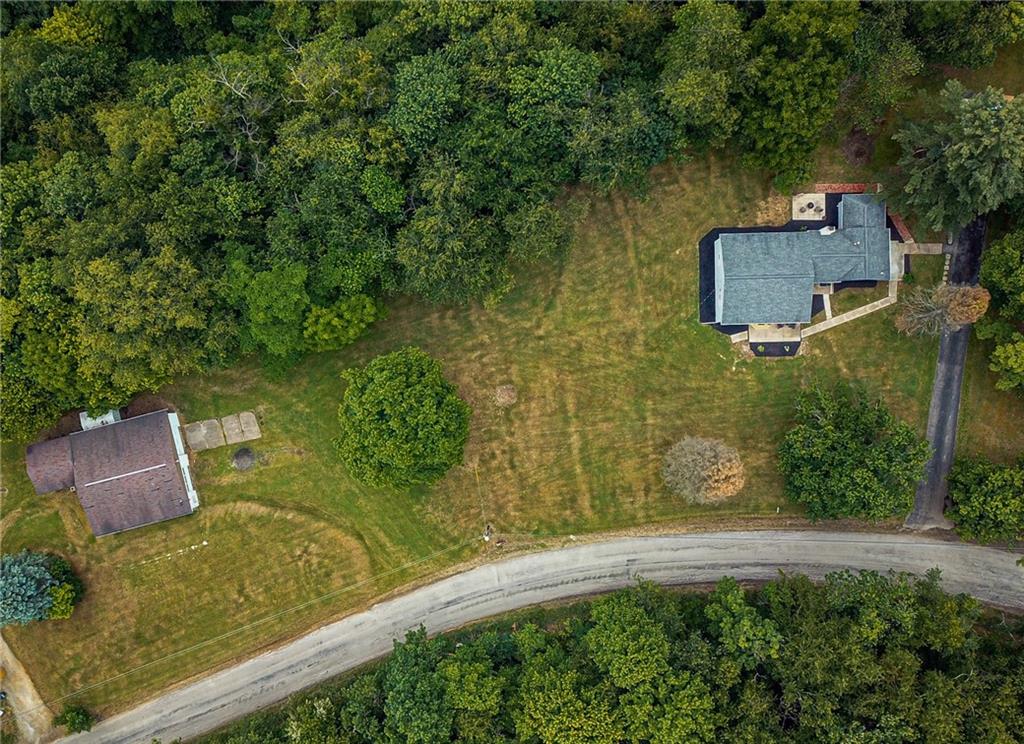 3685 North Balsiger Road Vandergrift, PA 15690 - Photo 5 of 24