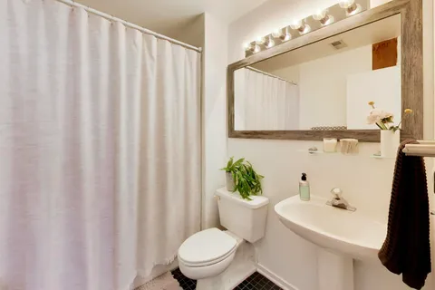 $539,000 | 616 West Fulton Street, Unit 503, Chicago, IL 60661