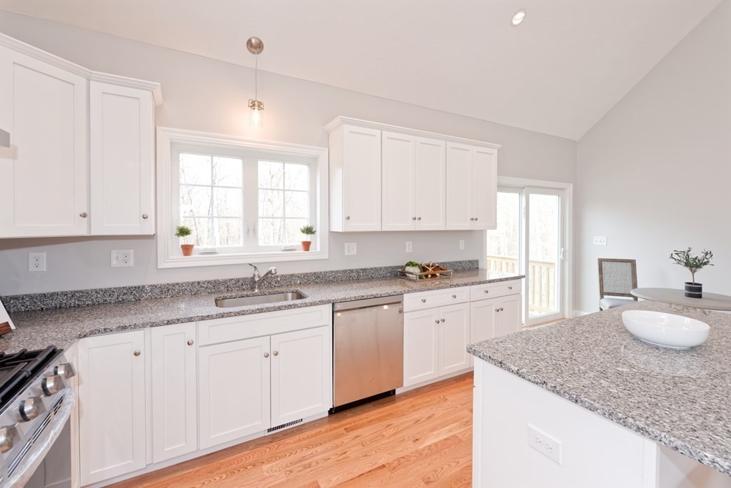 38 Tabor Road Uxbridge, MA 01569 - Photo 6 of 40 Gallery Image 6