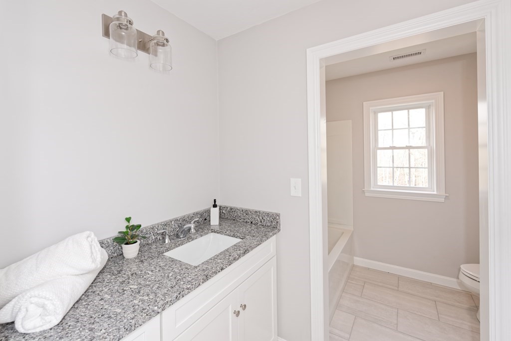 38 Tabor Road Uxbridge, MA 01569 - Photo 9 of 40 Gallery Image 9
