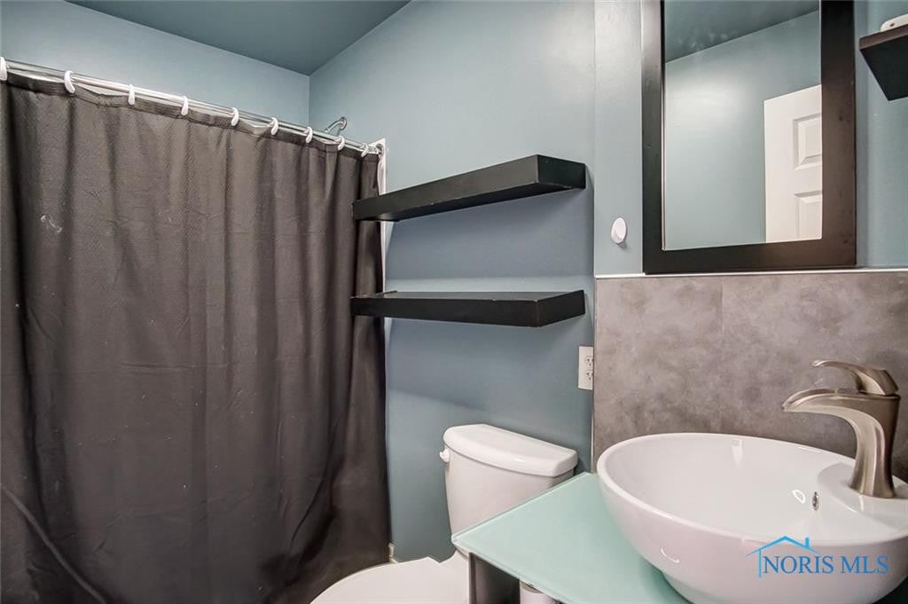 4625 Edgemont Road Toledo, OH 43611 - Photo 20 of 35 Gallery Image 20