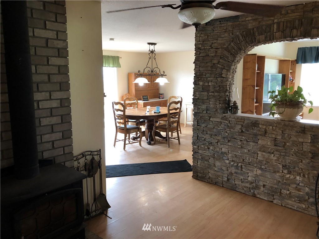 11020 Independence Road Southwest Rochester, WA 98579 - Photo 27 of 38 a view of entryway and hall