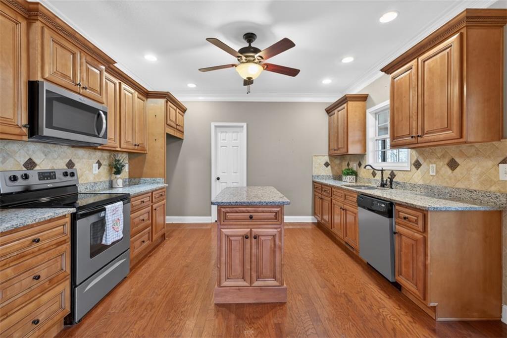 90 Azalea Court Murrayville, GA 30564 - Photo 12 of 68