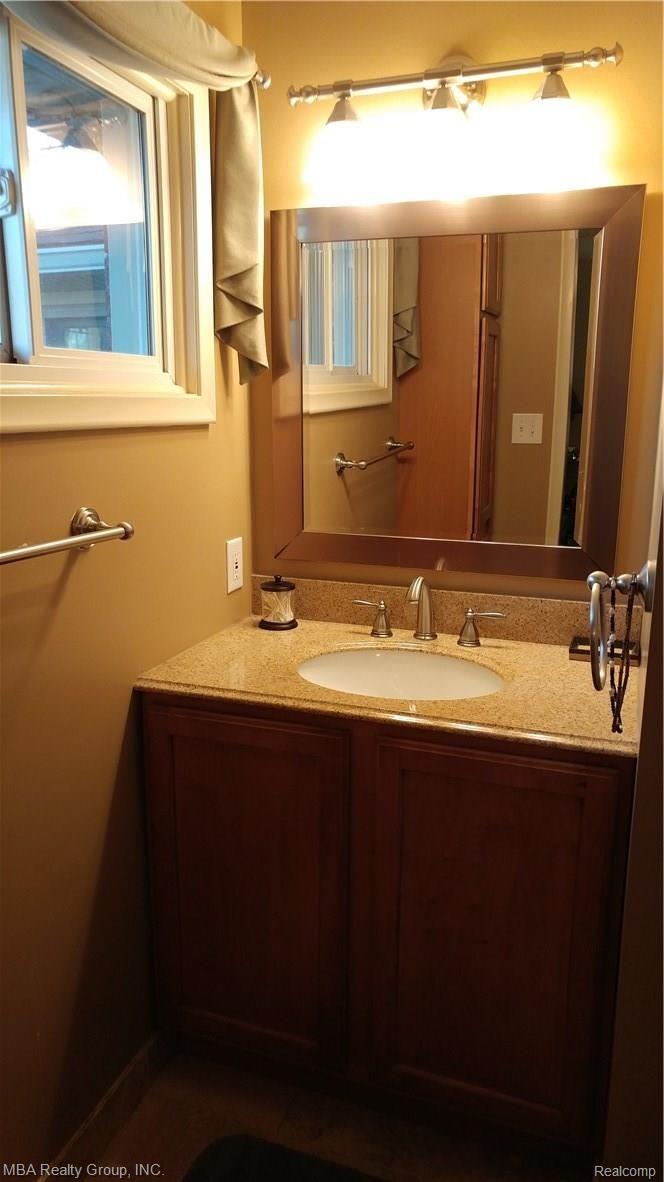 21715 Meridian Road Grosse Ile, MI 48138 - Photo 28 of 51 20170304_172449.jpg