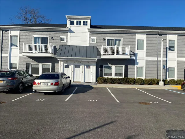 $3,000 | 515 Jackson Avenue, Unit 10, Lindenhurst, NY 11757