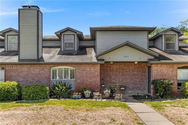 $194,900 | 4937 Cedar Pass Drive, Unit 10, Corpus Christi, TX 78413