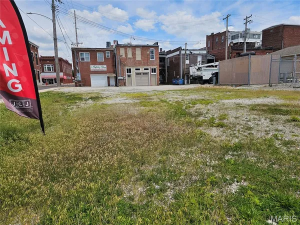 $24,900 | 120 West Water Street, Hillsboro, IL 62049