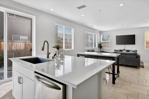 $465,000 | 824 Katelyn Avenue, Madera, CA 93636