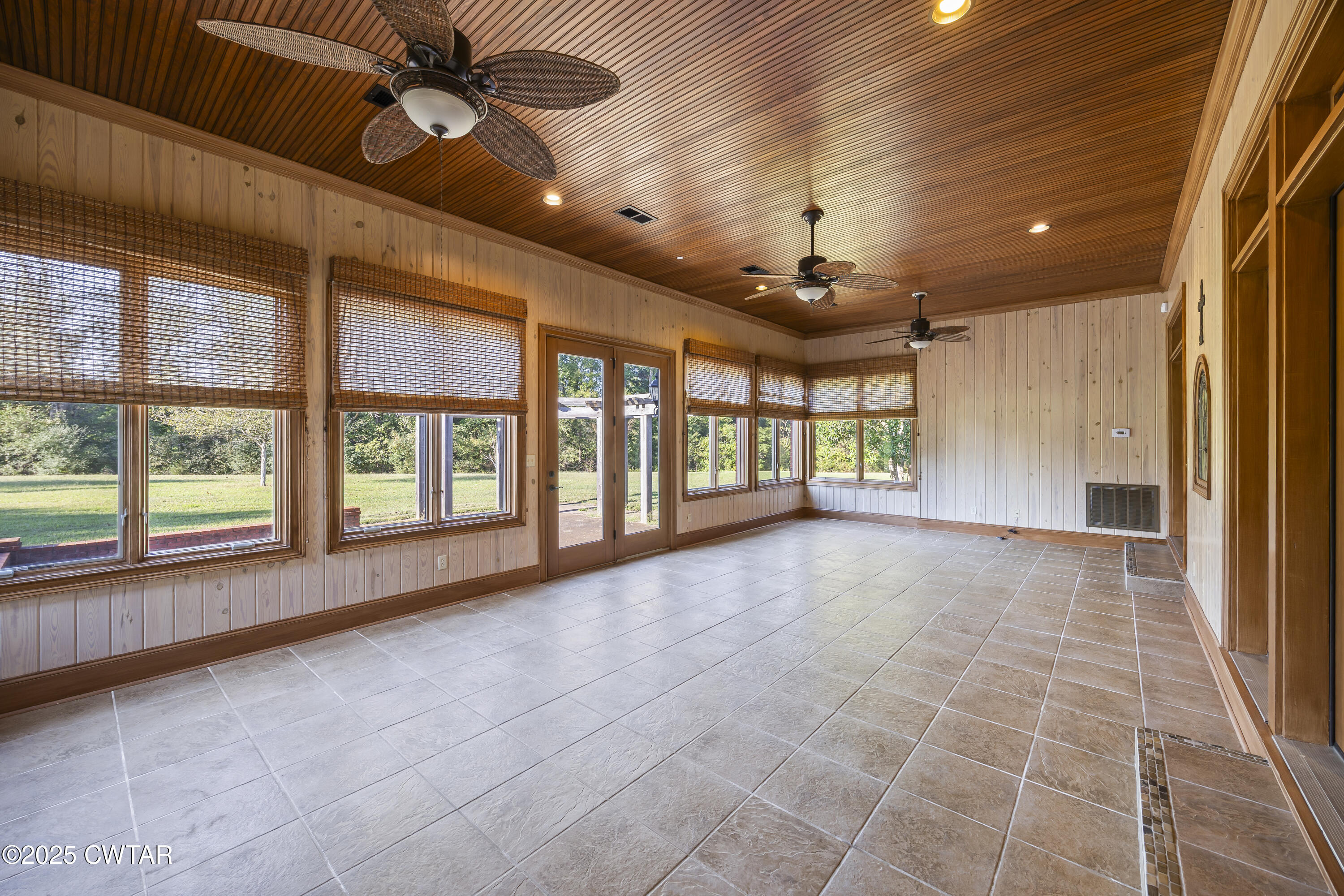 2755 Hornsby Loop Bolivar, TN 38008 - Photo 10 of 28 E02A9285