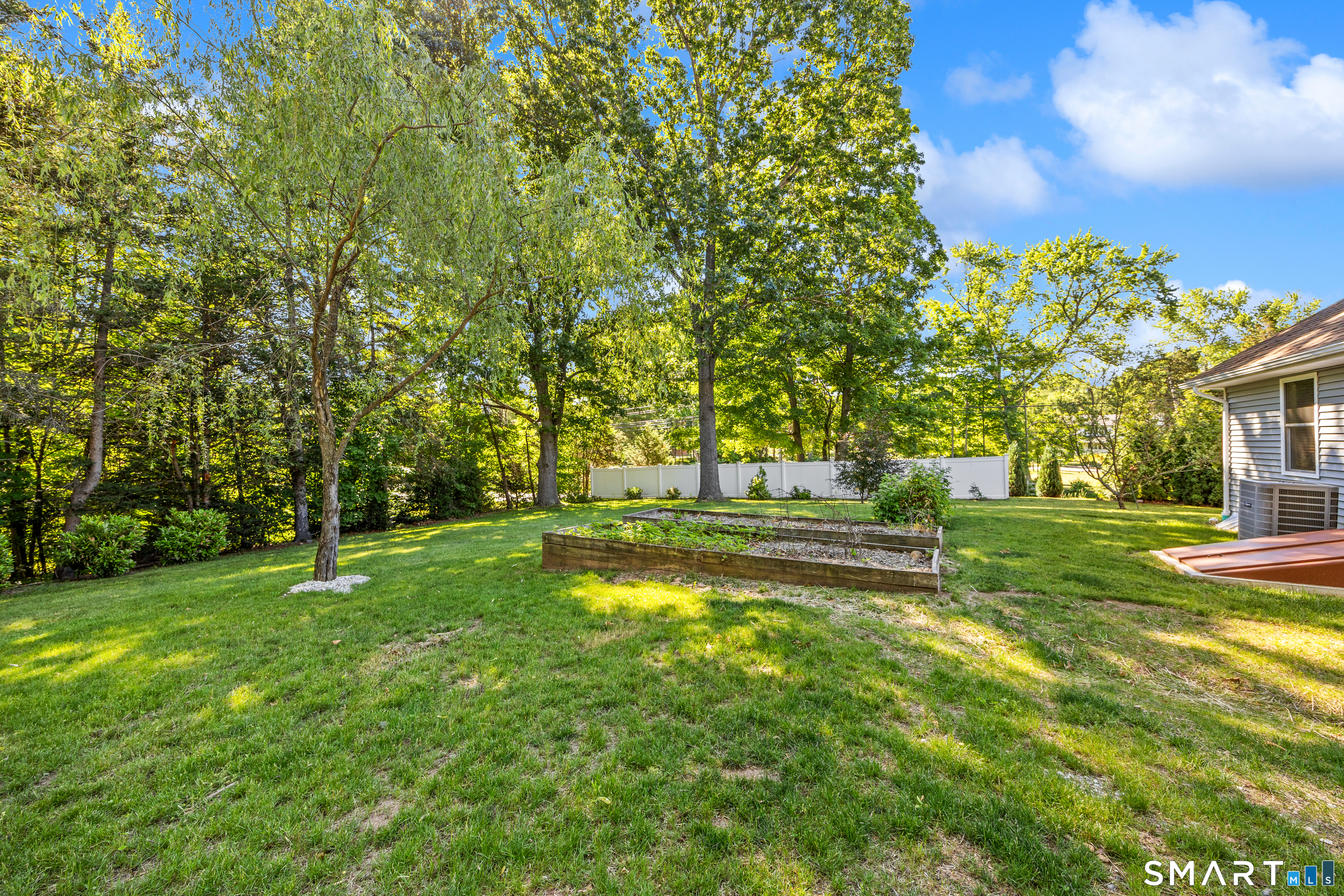 340 Middletown Avenue North Haven, CT 06473 - Photo 36 of 39