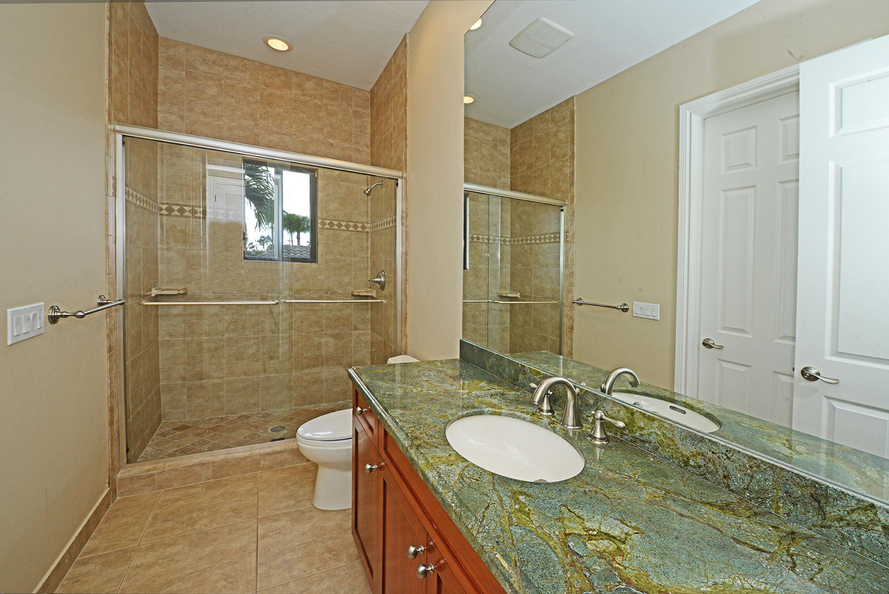 7243 Valencia Drive Boca Raton, FL 33433 - Photo 27 of 42 Guest Bath