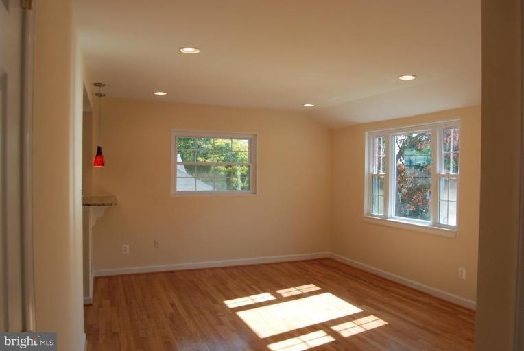 12813 Holdridge Road Silver Spring, MD 20906 - Photo 8 of 20 Living Room/Dining Room